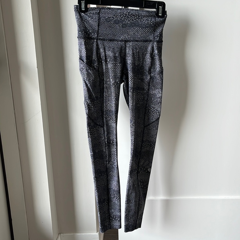 Cropped lululemon leggings